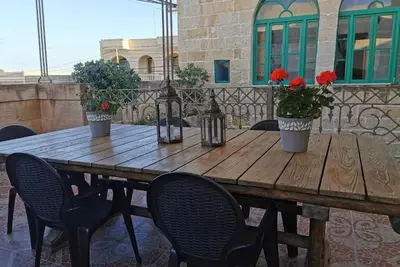 Image de Historic Farmhouse with courtyard, kitchen terrace and rooftop with pool