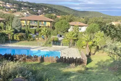 Image de Les Jasmins, Gîte dans résidence, terrasse, piscine