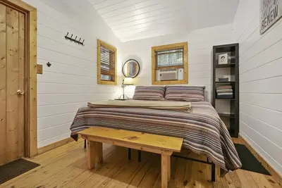 Image de Deer Run Private cabin at Mulberry Gap in adorable Ellijay with Ac, WiFi