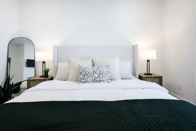 Image de The Hurley, 3br Cozy Townhouse by VelvetDitchVilla