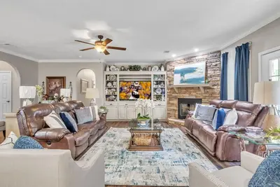 Image de 4br Starkville Getaway | Sauna & Hot Tub