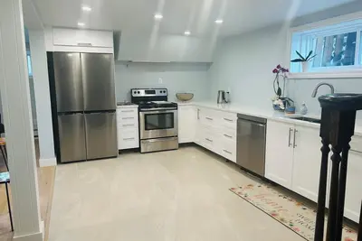 Image de Luxury 2-bed, 1-bath apartment in the heart of Alliston. Walk to downtown!