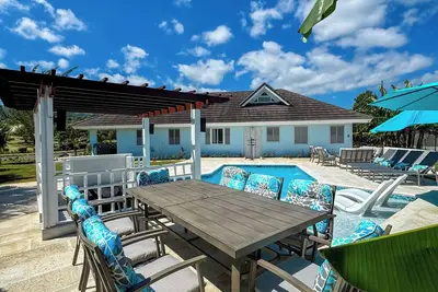 Image de Bamboo Breeze 5-bedroom villa in Richmond Estate