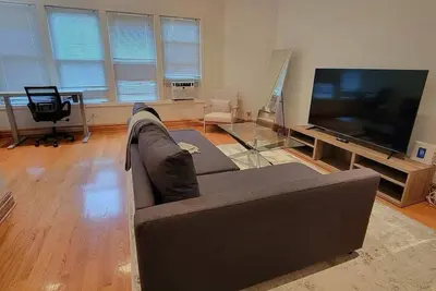 Image de Soothing 4-bedroom apartment in Oak Park