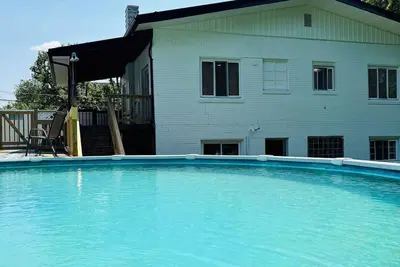 Image de Cozy 3- Br house with pool and game room near Kennywood