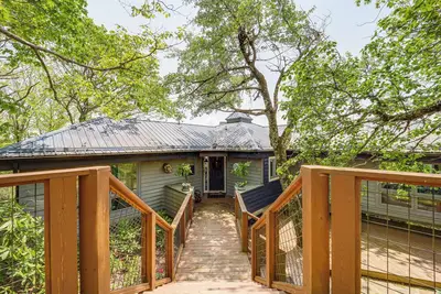 Image de 2 Mi to Otter Falls: Hot Tub Haven in Seven Devils