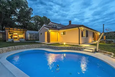 Image de Charmante Villa Oasis 3br pour 6 personnes avec piscine privée chauffable