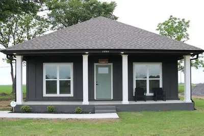 Image de Shipping, Steel Bend Guest Houses: Shipping