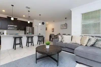 Image de 4br/3ba Private Pool Storey Lake Resort – Best Location Near Disney!