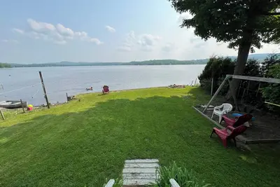 Image de Charming 5-bedroom lake house on lake Salem in Derby, Vermont.