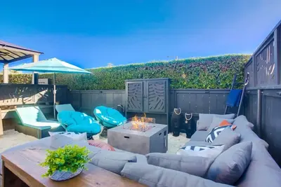 Image de Barefoot 101 * One Block to Beach * 2 Bed 1 Bath