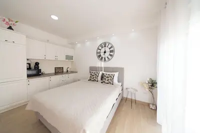 Image de Charming 1-bedroom apartment in fabulous Tivat with Balcony, WiFi