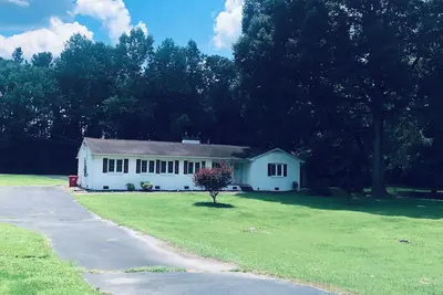 Image de 3-bedroom house in Troy, Nc across from Uwharrie National Park Ranger Station