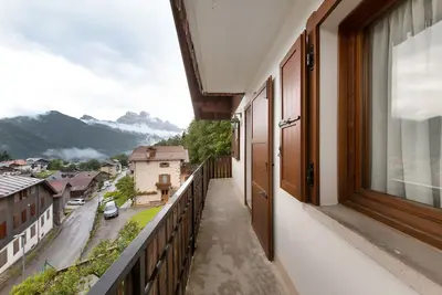 Image de Appartement \"La Casa Dei Cervi\" avec vue sur les montagnes, balcon et Wi-Fi