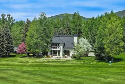 Image de Hole 12 House | Classic Sun Valley Home with Hot Tub + Views