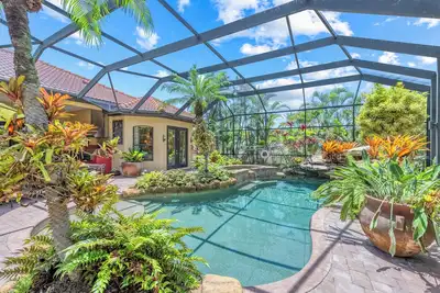 Image de Tranquility | 4000 Sqft of Luxury - Private Pool/Spa, Walk Everywhere!