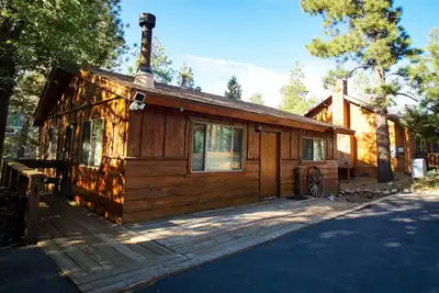 Image de Cubs Nest - Walk to Park, Fireplace, Deck, Bbq