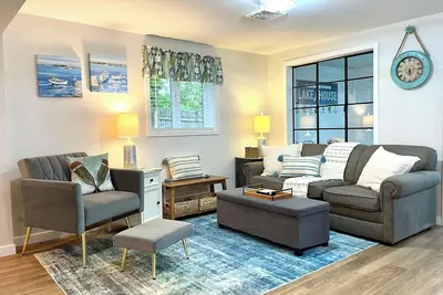 Image de Lake Front Cottage | Kayaks | Game Table Fun