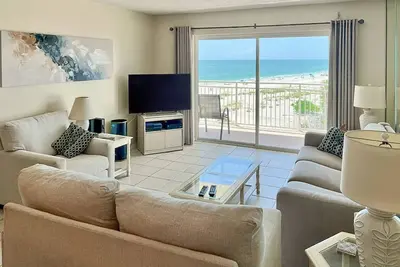 Image de Gulf front with sunset views, heated pool, direct beach access, Wifi and Wd