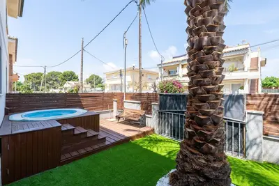Image de Appartement avec jacuzzi et barbecue à 1km plage
