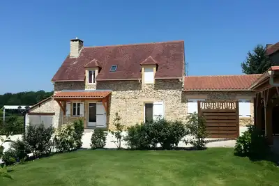 Image de Maison de vacances 'Terre De Pierres - Aventurine' avec terrasse privée et jardin privé