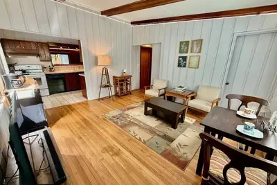 Image de 2br Cottage, walk to Wake Forest