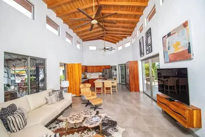 Image de Las Brisas OĂą commence PuraVida