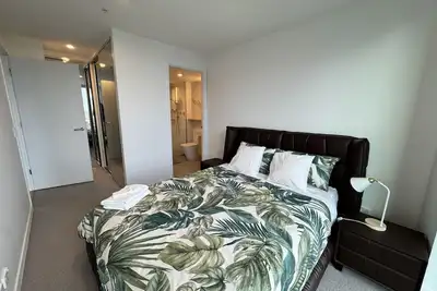 Image de Box Hill Centre 2br home for family of 4
