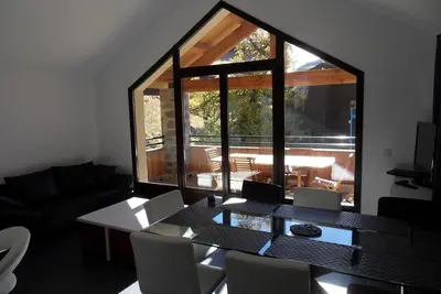 Image de Lumineux Duplex 6/8 personne Isola 2000 a côté des pistes