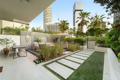 First Class | 2br | High-End | Sparkling Pool View