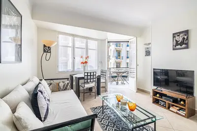 Image de L'Esprit Croisette avec balcon à cote du Martinez