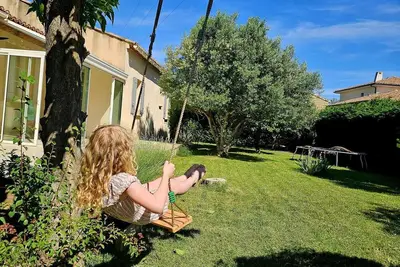 Image de Villa avec piscine privée et jardin à Saint-Quentin-la-Poterie, idéale pour les
