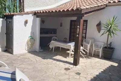 Image de Maison de famille à 400 m de la plage et du centre ville