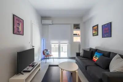 Image de 2br Apt 5' From Lycabettus w/ Playroom | Arcade Console | Board Games | 2 Bathrooms & 2 Kitchens