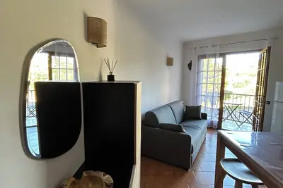 Image de Appartement dans résidence privée avec piscines