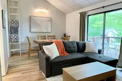 Image de Cute & Cozy 2/2 Condo on Beech! Walk to Slopes!