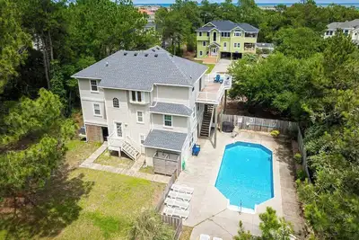 Image de New Listing 4min to Beach with Pool and Game Room