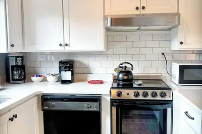 Image de Cozy 2 Bed 2-Bath ~ Sleeps 9 ~ Walk to Pinehurst Resort ~ Deck ~ Fast Wifi