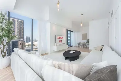 Image de Chic Silverene Tower unit sleeps 4 with Canal View