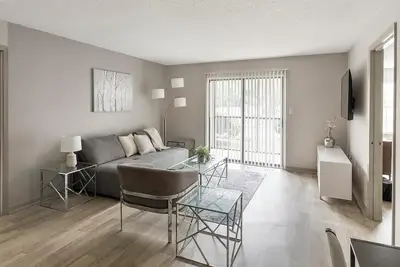 Image de Landing at Reserve at Research Park - 2 Bedroom. . .