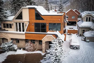 Image de Roaring Fork Chalet | Indoor/Outdoor Living, Heated Floors, Sweeping Views
