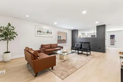 Image de Bedroom house in prime location by the village