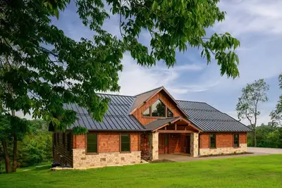 Image de Just Built Timber Ranch! \n Time for fall colors! \n4BR/6ba/Hottub/Ev/Golf/Relax