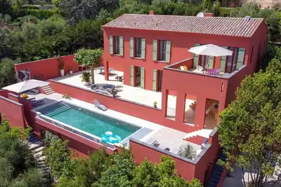 Image de « Les Chants Vallonnés »\nVilla à Spéracèdes, vue mer, piscine, calme et confort