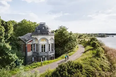Image de Pavilion The Notelaer