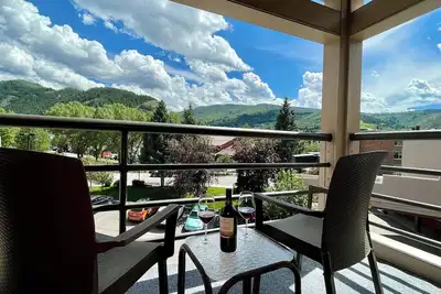 Image de Beautiful 3-bedroom lodge/suite - Sleeps 6-8 - Avon Colorado