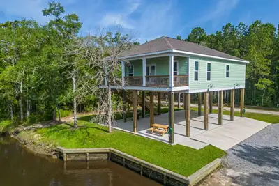 Image de Waterfront getaway with your own private boat ramp!