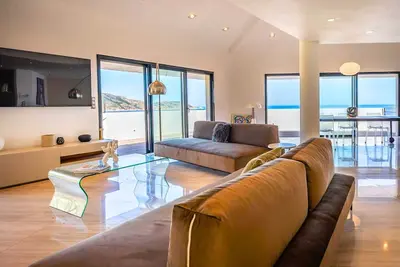 Image de Villa vue panoramique sur le phare de la Revellata & accès privatif à la mer.