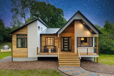Image de Luxe Retreat - Sleeps 18 - Stargazing Dome - Hot Tub - Sauna - Asheville 15min