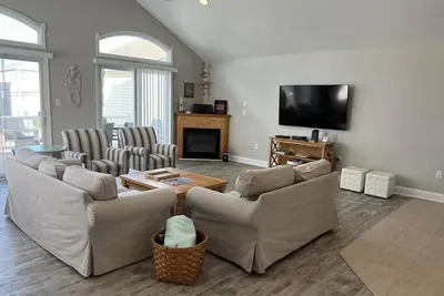 Image de Located in the heart of downtown Sea Isle- Within walking distance to everything!